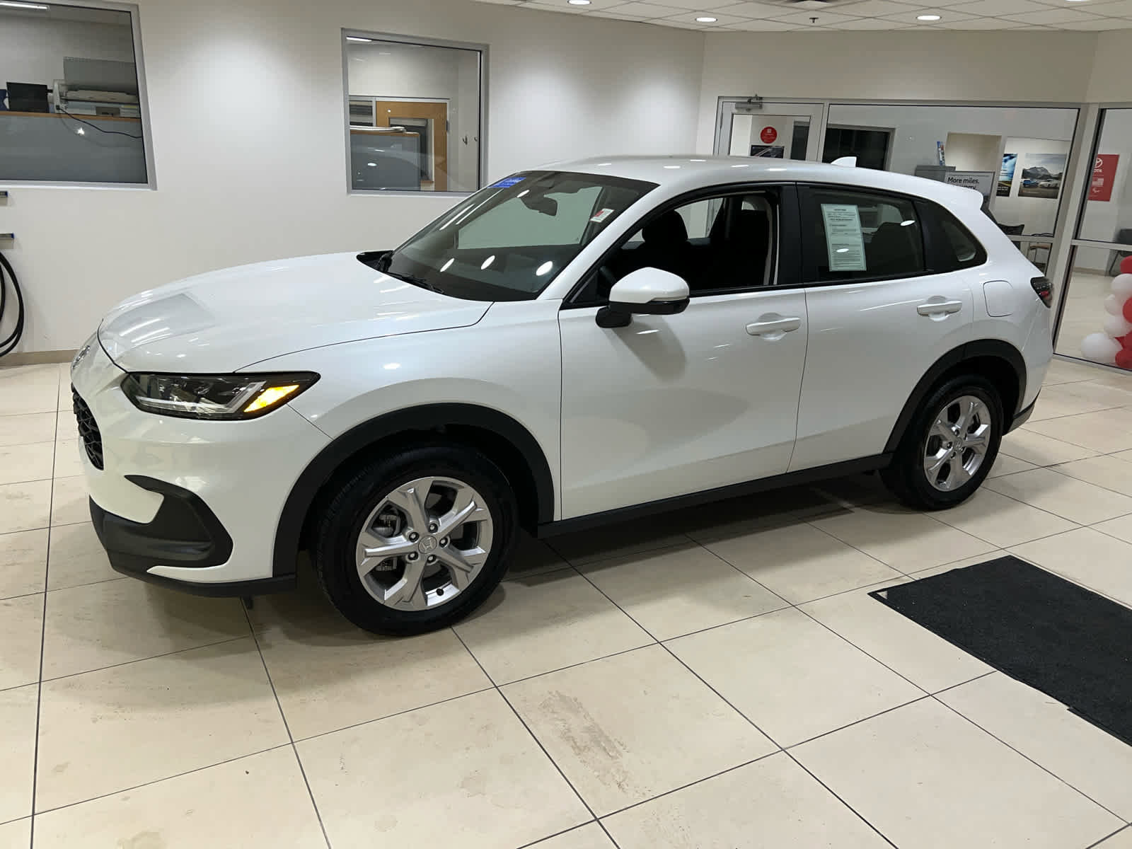 Certified 2023 Honda HR-V LX image 7