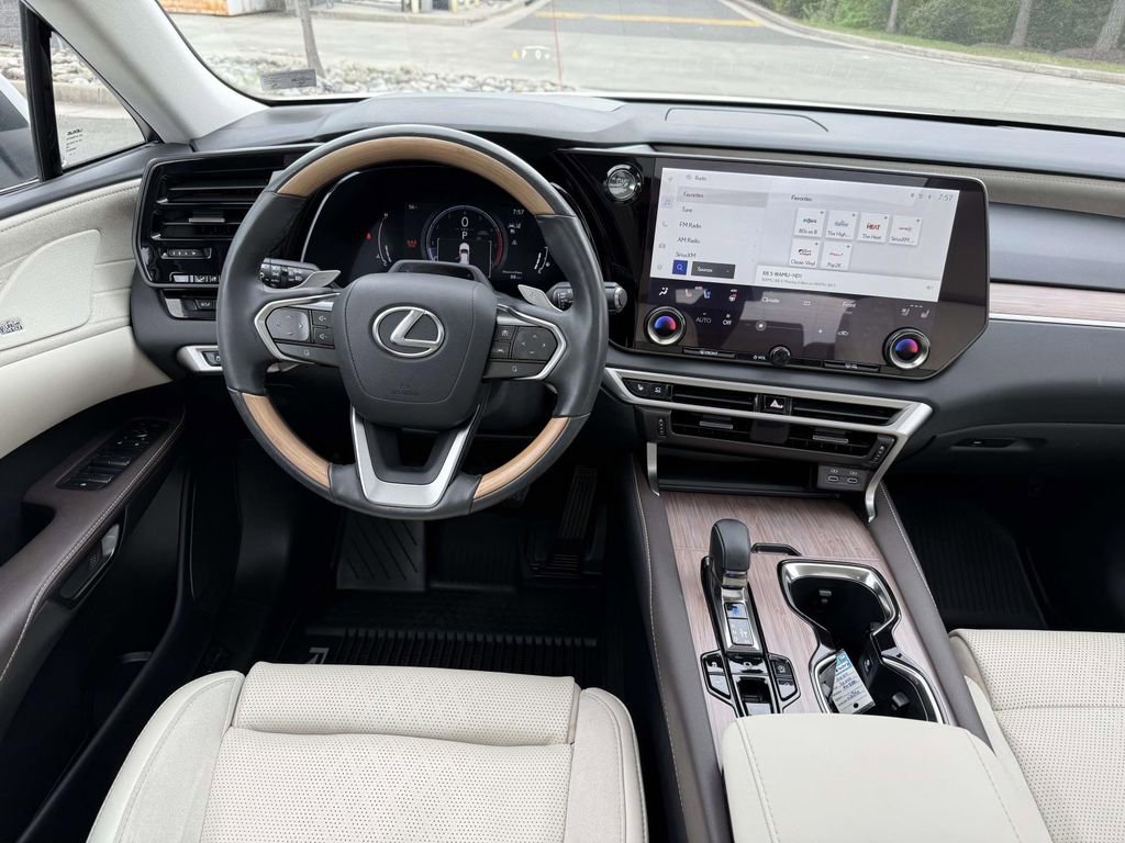 Used 2024 Lexus RX 350 AWD w/ Convenience Package image 8