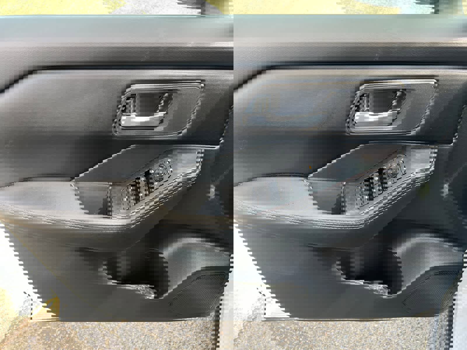 Certified 2026 Nissan Rogue SV w/ Cold Weather Package image 19