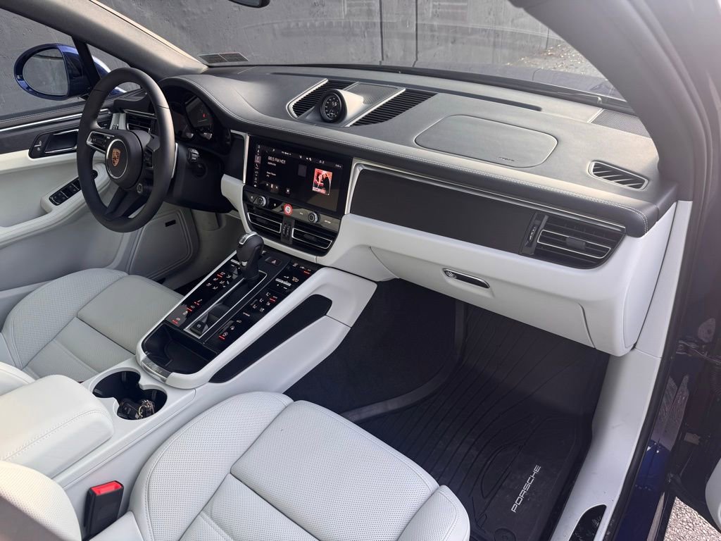 Certified 2026 Porsche Macan GTS image 19