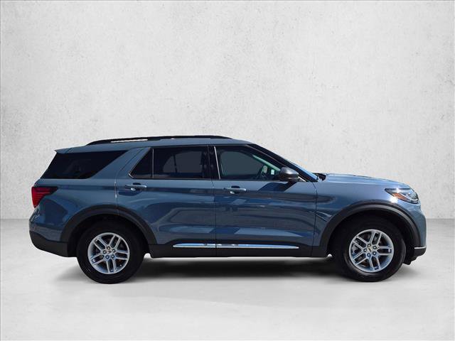 Used 2025 Ford Explorer Active w/ Active Comfort Package RWD image 4