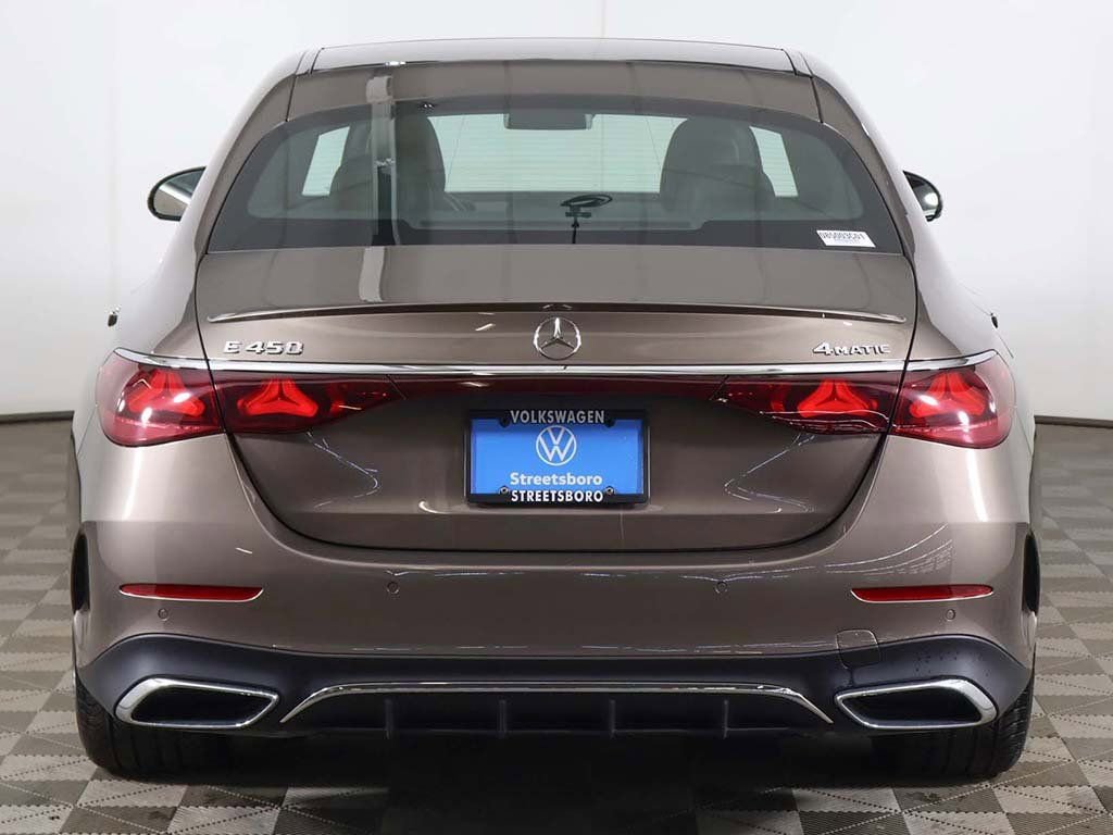 Used 2025 Mercedes-Benz E 450 4MATIC Sedan w/ Multicontour Seating Package image 15
