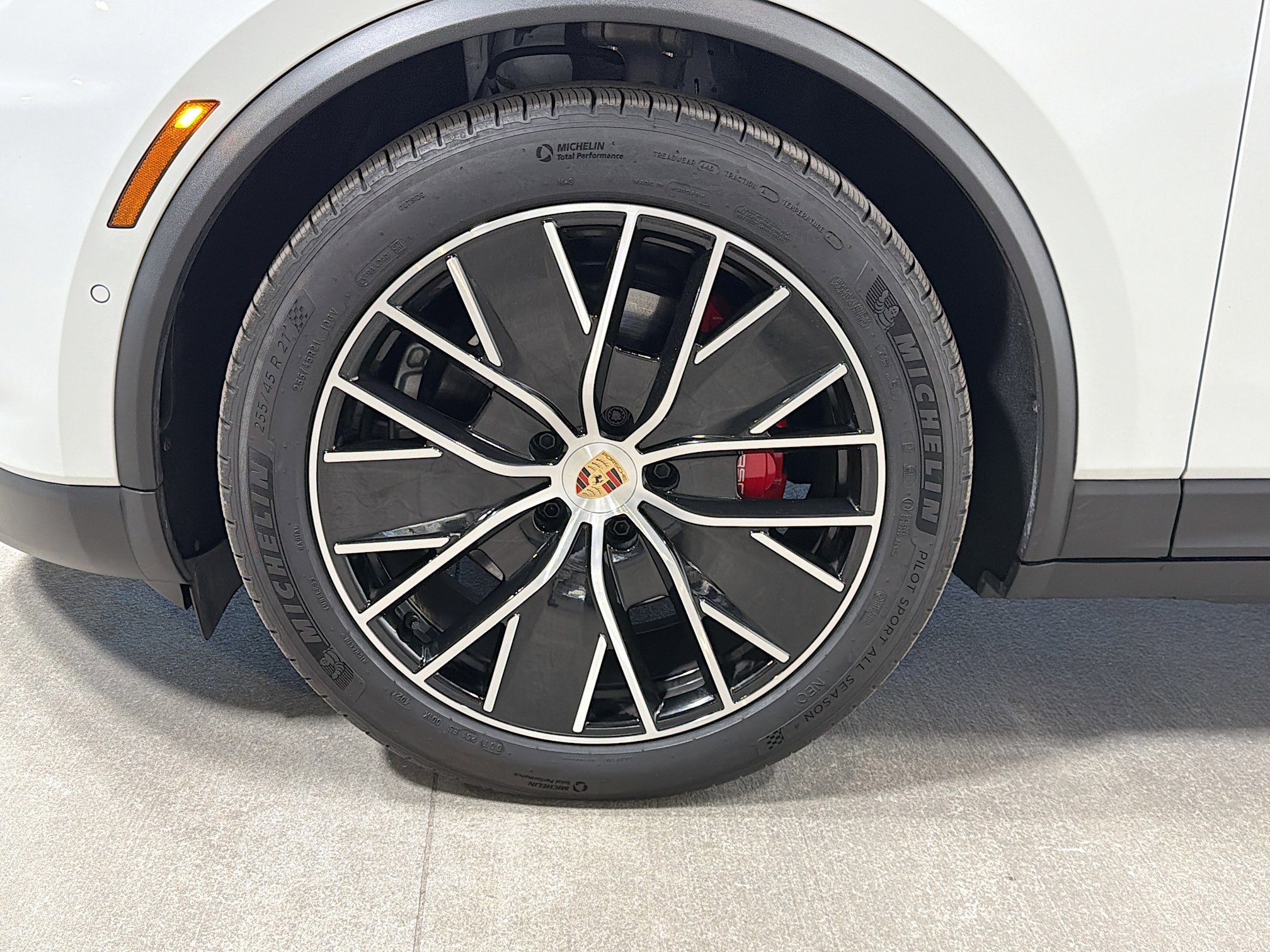 Certified 2025 Porsche Macan 4S Electric image 41