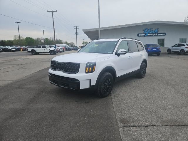 Used 2025 Kia Telluride AWD image 2