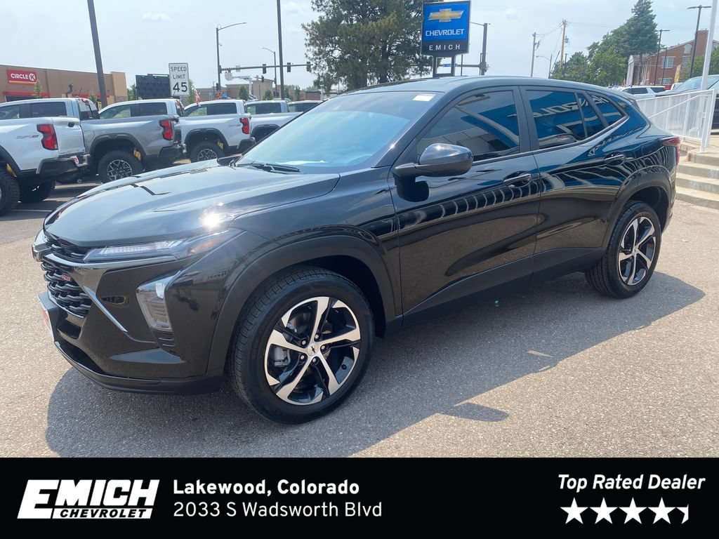 Used 2025 Chevrolet Trax RS w/ Sunroof Package FWD image 1