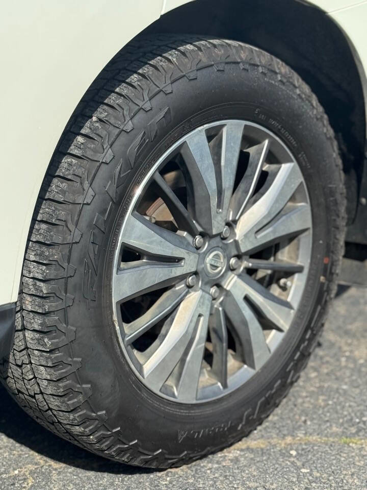 Used 2018 Nissan Pathfinder SV AWD/4WD image 21