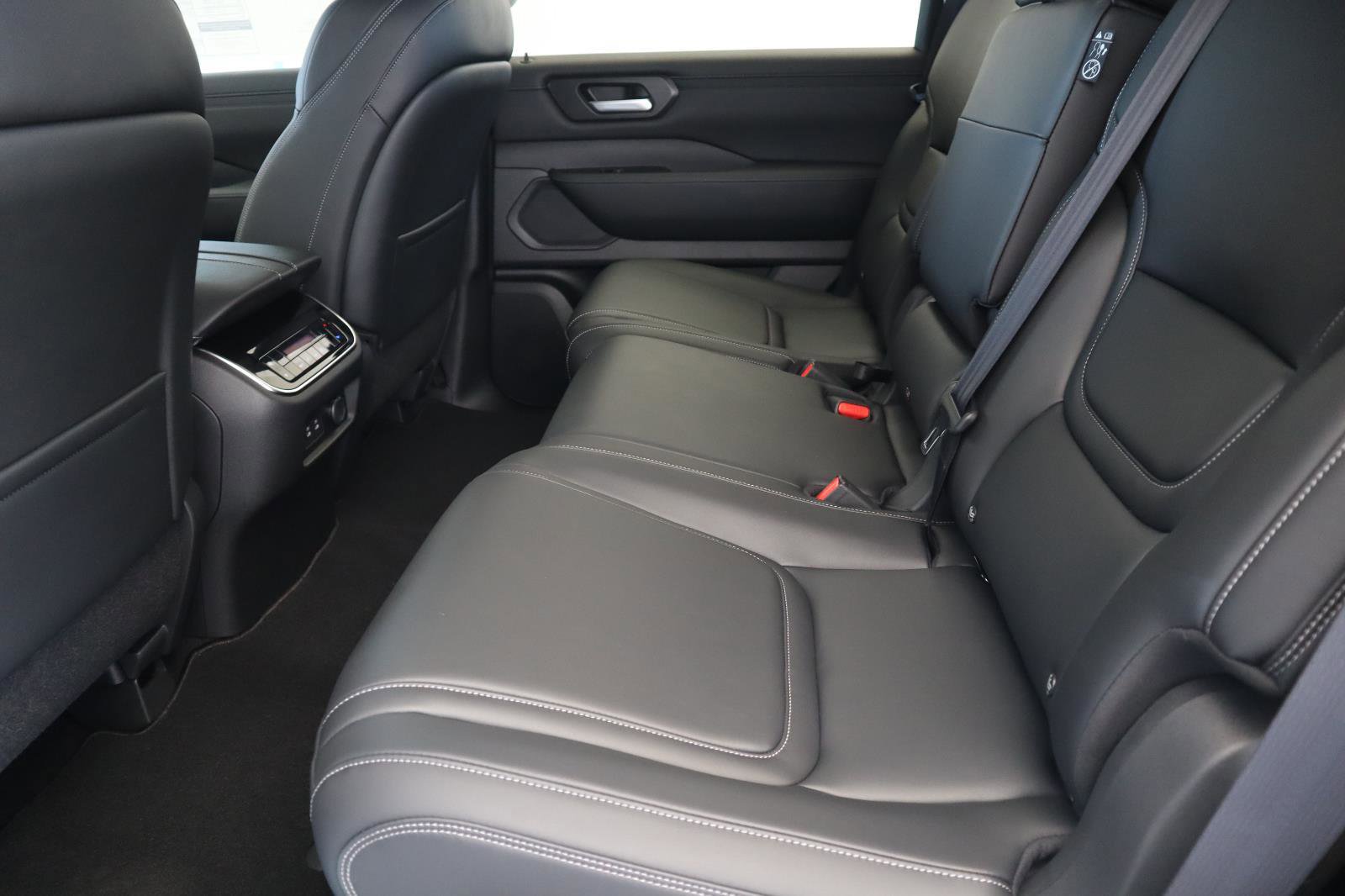 New 2026 Nissan Armada SV image 31