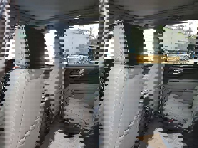 New 2026 GMC Yukon XL Elevation w/ Elevation Premium Package AWD/4WD image 10