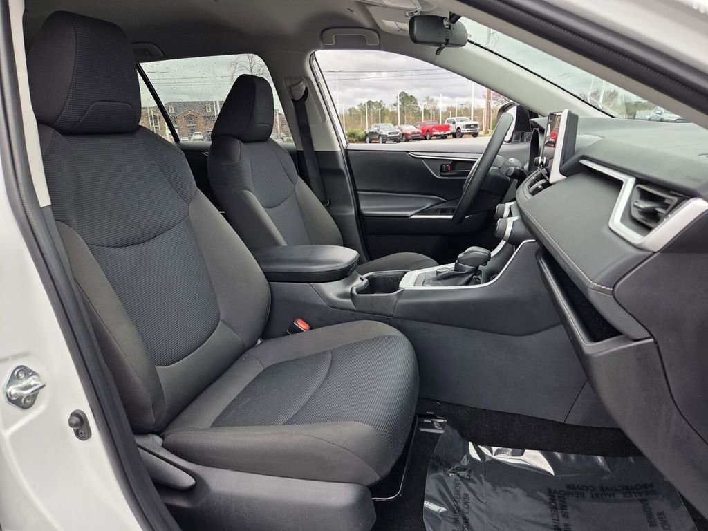 Used 2025 Toyota RAV4 LE image 13