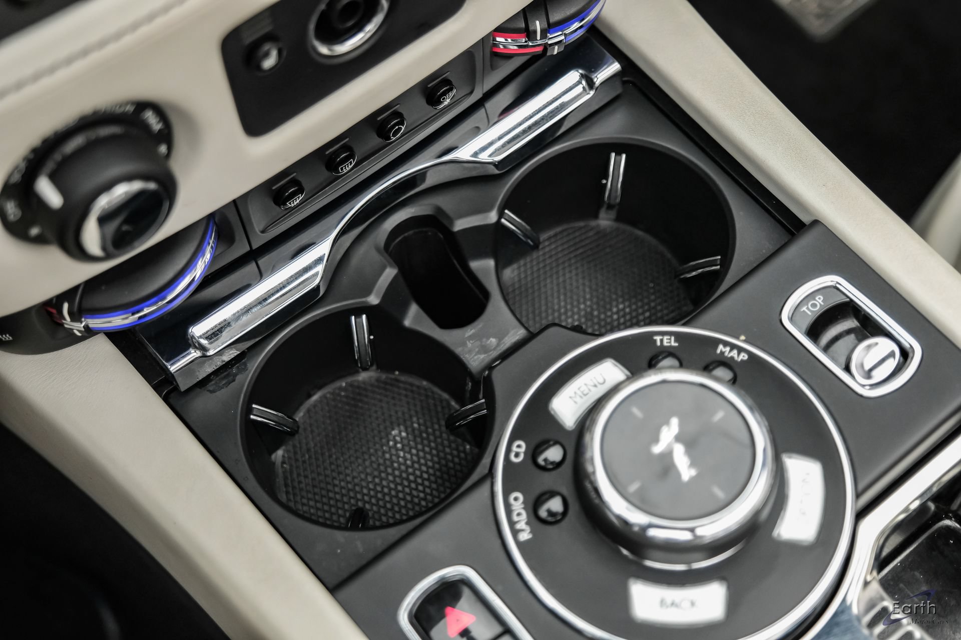 Used 2017 Rolls-Royce Dawn RWD image 72