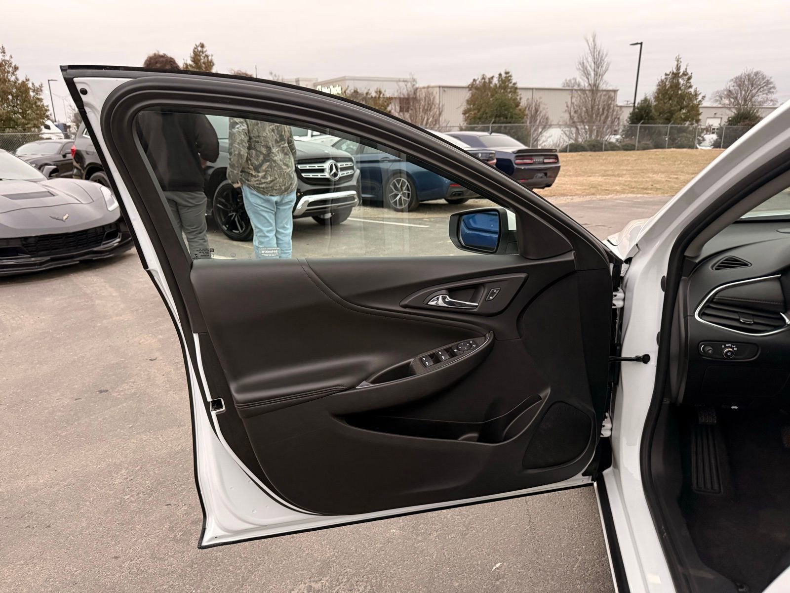 Used 2021 Chevrolet Malibu LT w/ Leather Package image 18