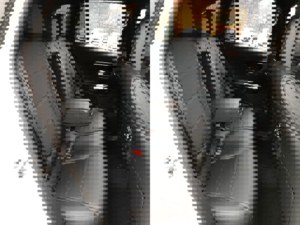 New 2025 Mercedes-Benz GLC 300 4MATIC image 35