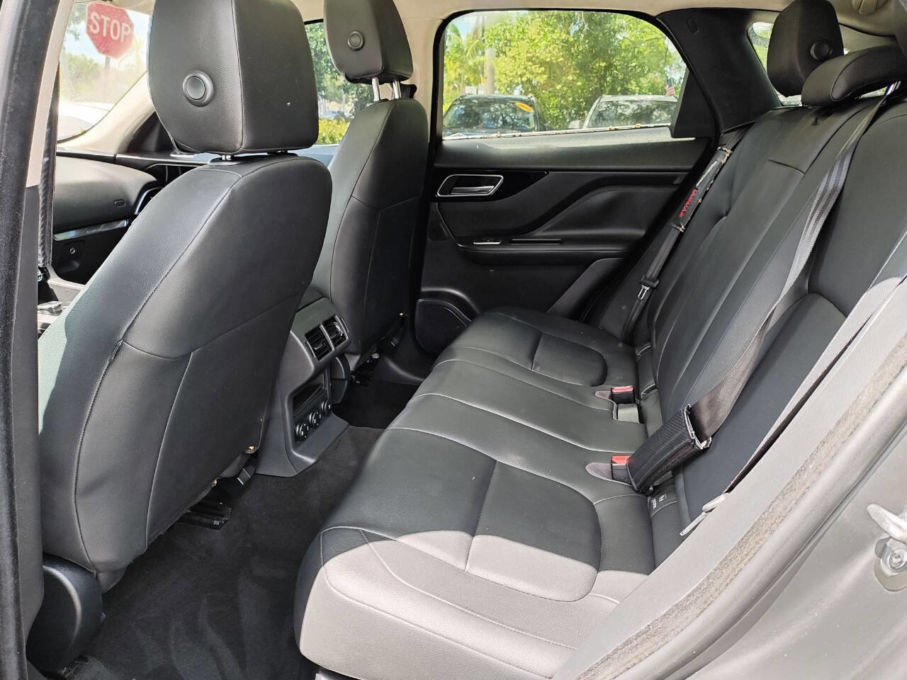 Used 2019 Jaguar F-PACE AWD/4WD image 35