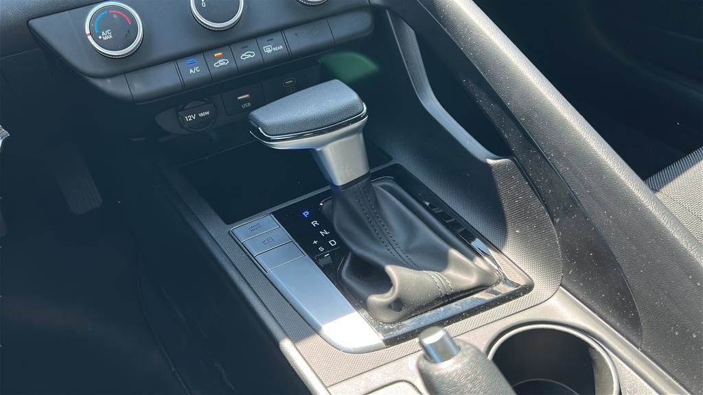 Certified 2025 Hyundai Elantra SE image 21