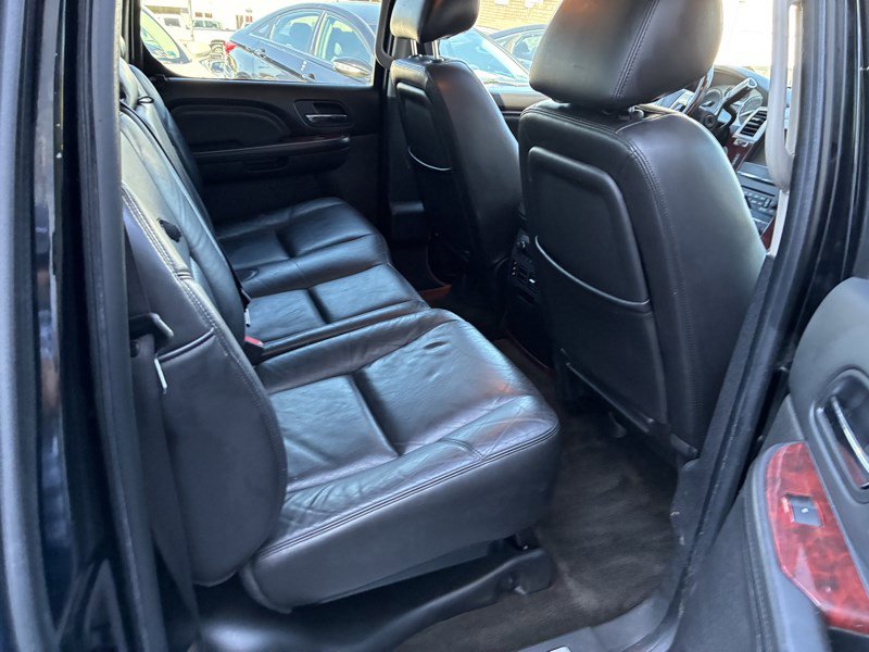 Used 2011 Cadillac Escalade EXT Luxury image 16