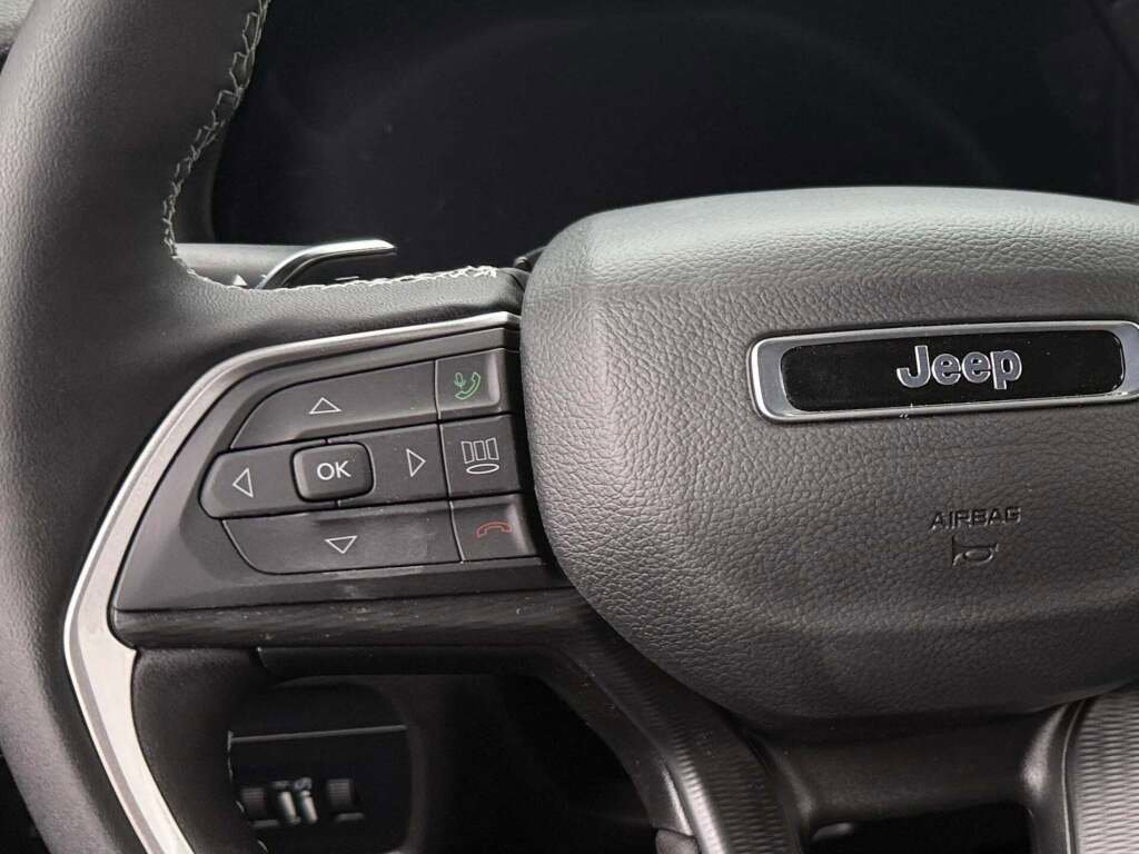 New 2025 Jeep Grand Cherokee L Altitude image 39