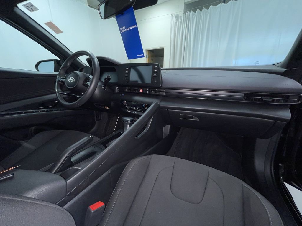Used 2025 Hyundai Elantra Sport image 8