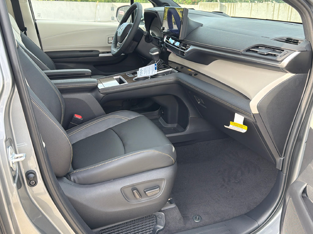 New 2026 Toyota Sienna Platinum AWD/4WD image 14