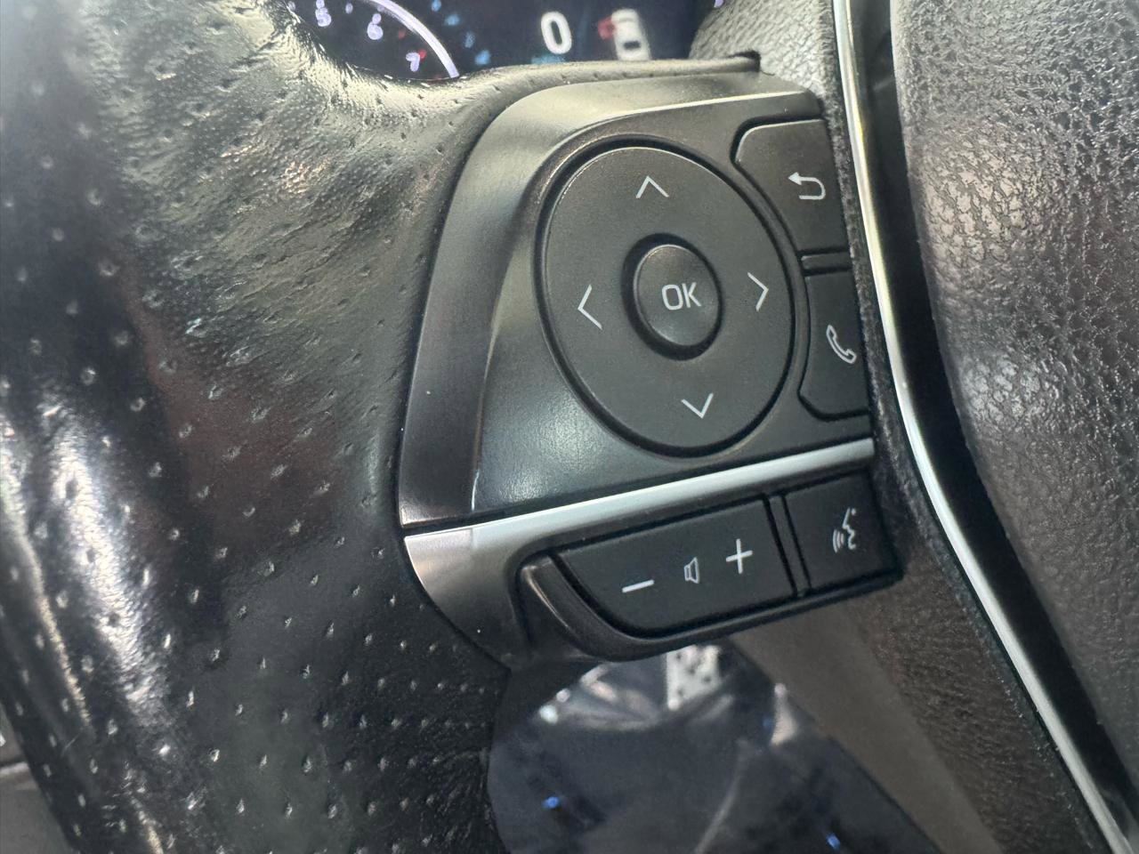 Used 2019 Toyota Avalon Touring w/ Advanced Safety Package image 28