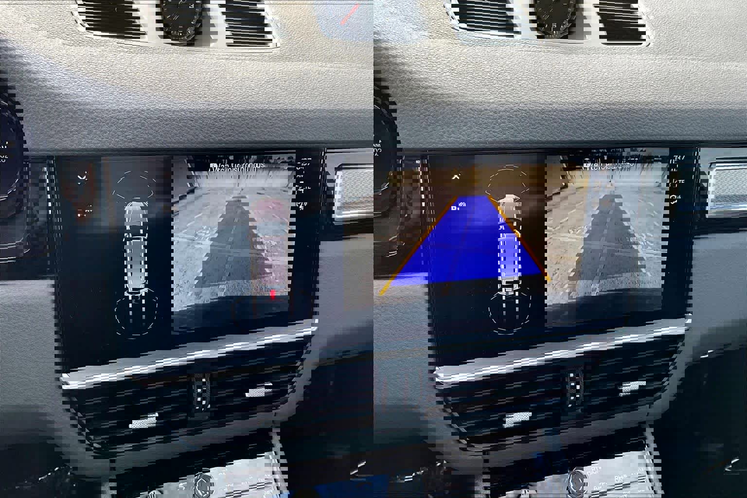 Used 2022 Porsche Cayenne S image 26