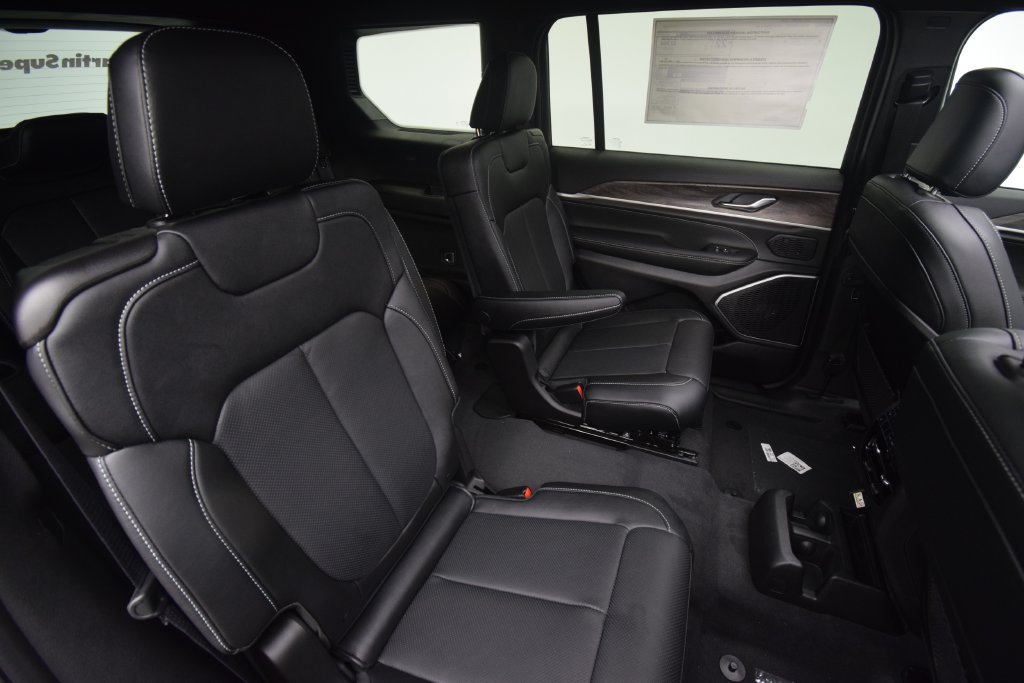 New 2027 Jeep Grand Cherokee L Limited AWD/4WD image 19