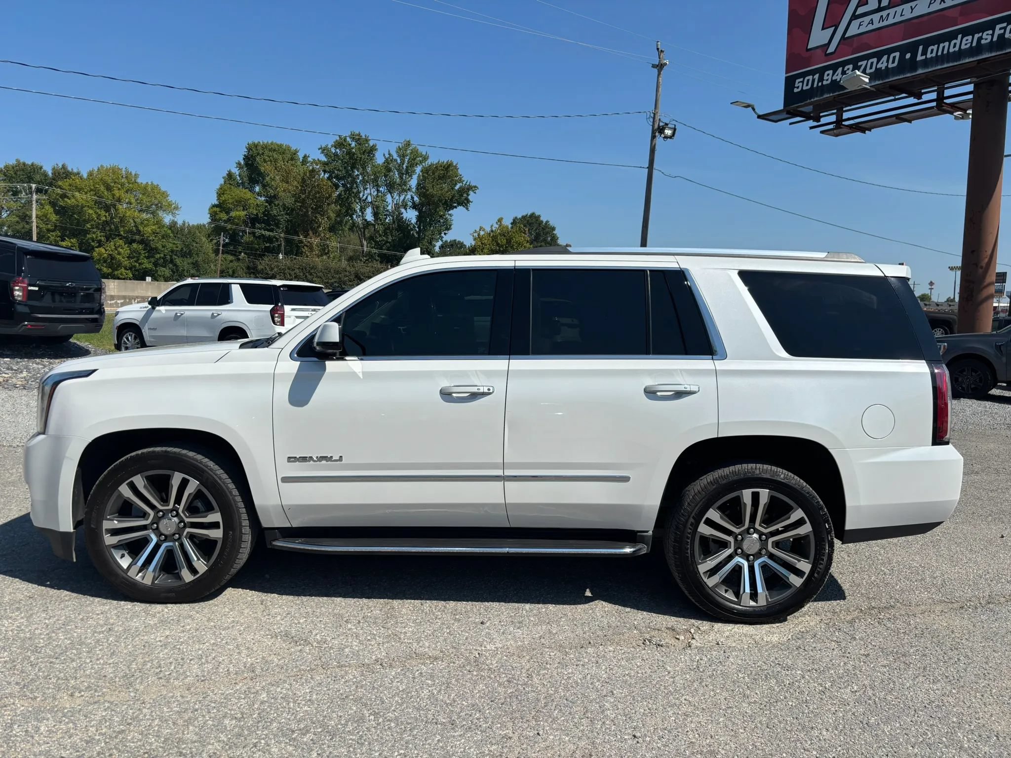 Used 2017 GMC Yukon Denali w/ Open Road Package AWD/4WD image 2
