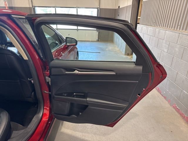 Used 2019 Ford Fusion Titanium AWD/4WD image 15