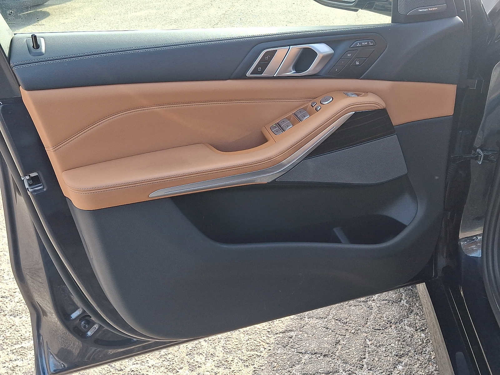 Used 2024 BMW X7 xDrive40i w/ M Sport Package image 14