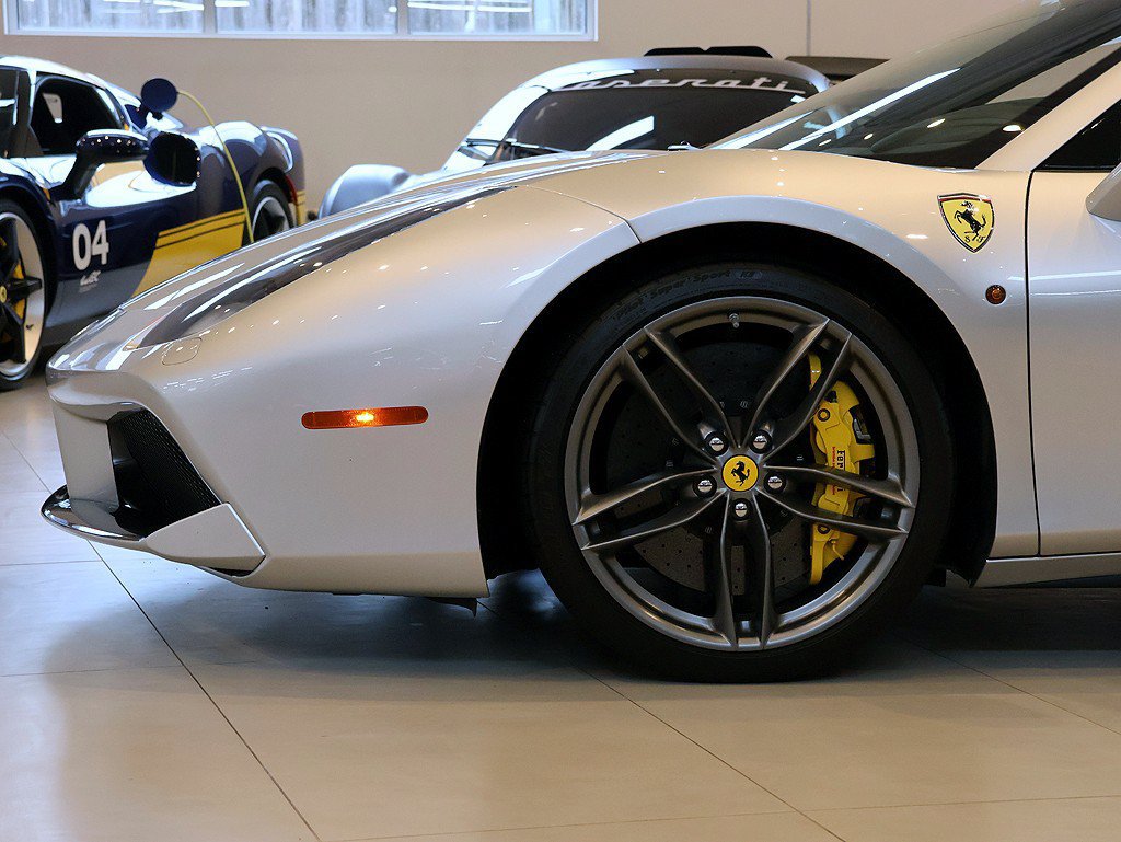 Certified 2018 Ferrari 488 Spider RWD image 66