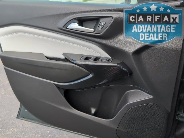 Certified 2025 Chevrolet Trax LT FWD image 12