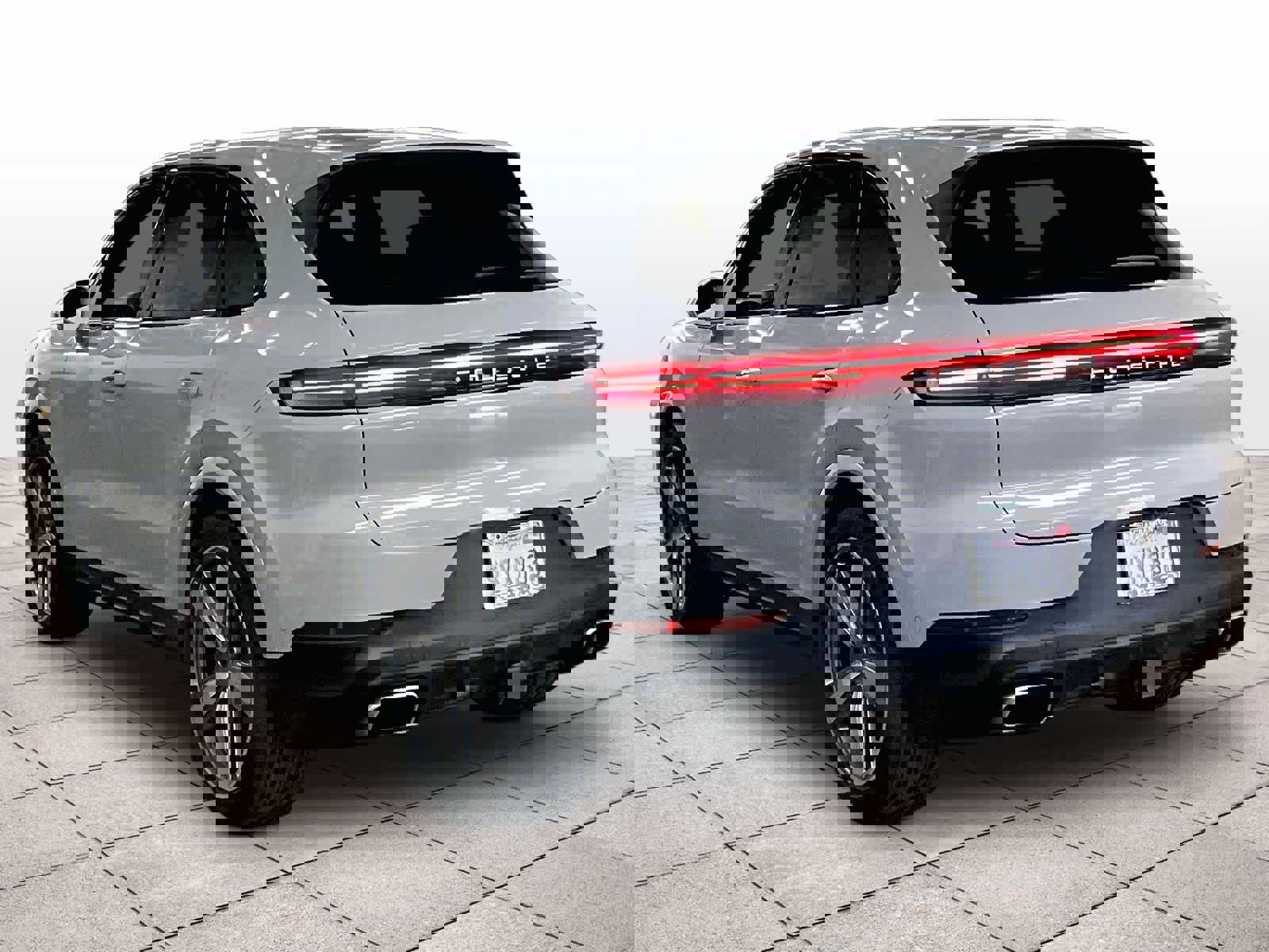 Used 2025 Porsche Cayenne image 14