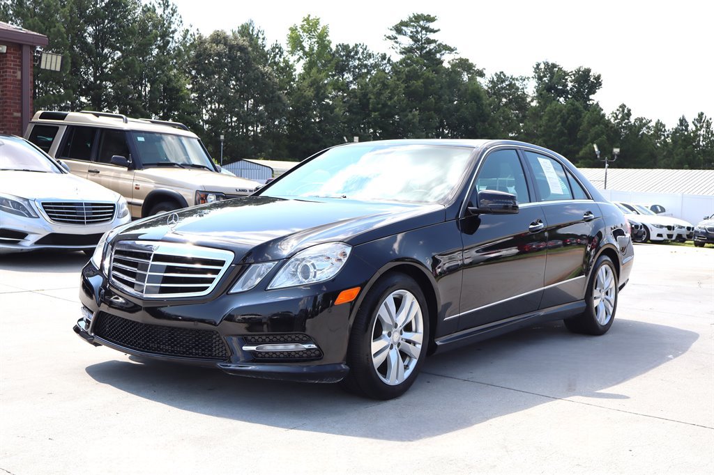 Used 2013 Mercedes-Benz E 350 BlueTEC Sedan image 3