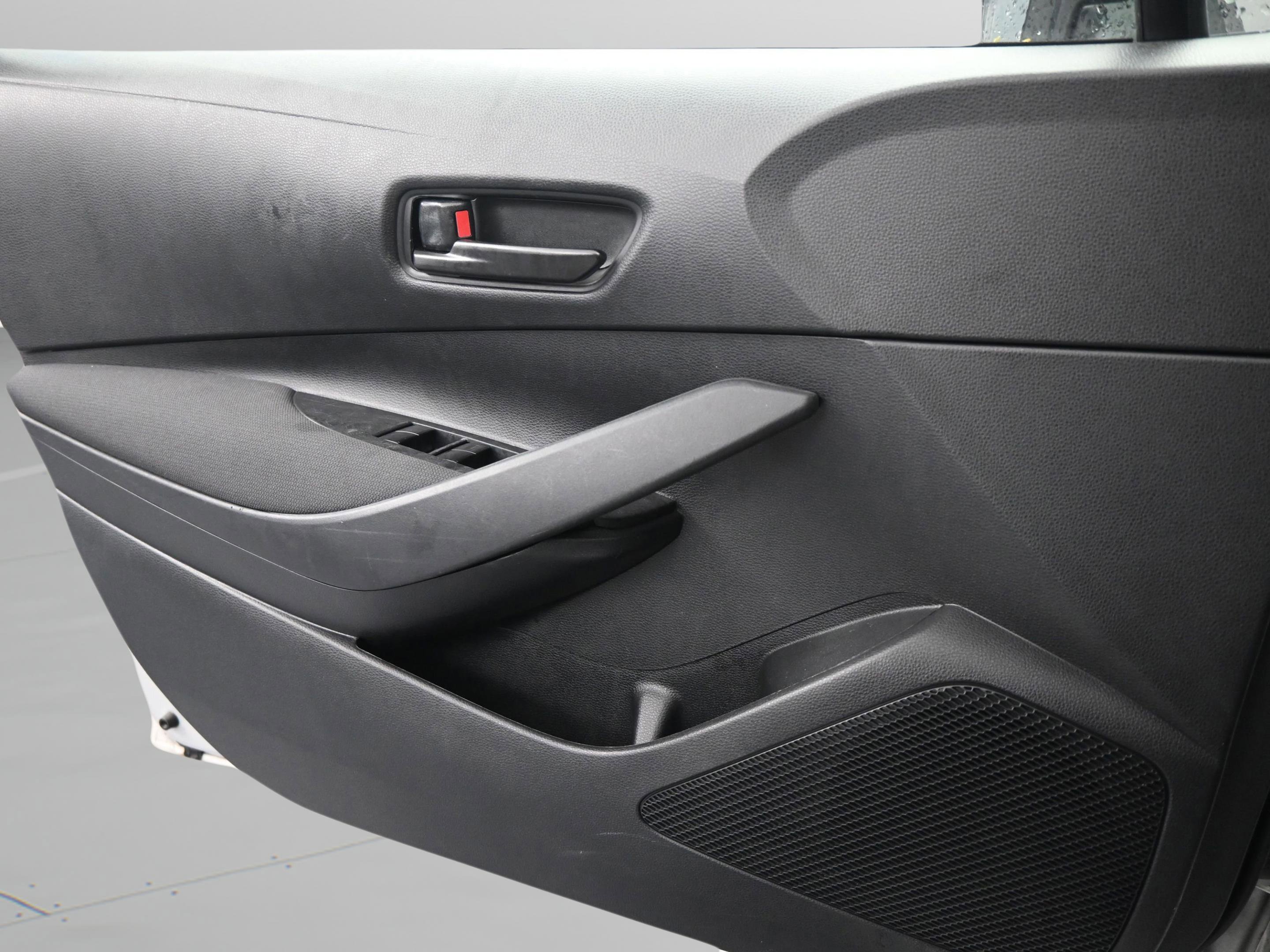 Certified 2024 Toyota Corolla LE image 32