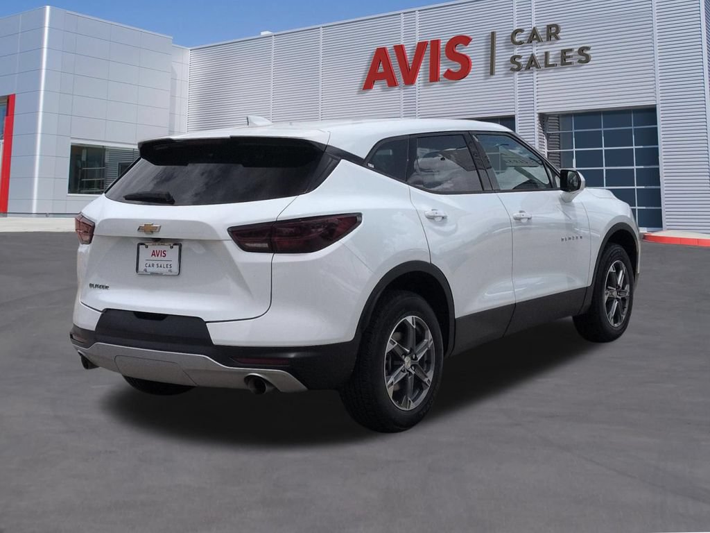 Used 2025 Chevrolet Blazer LT FWD image 6