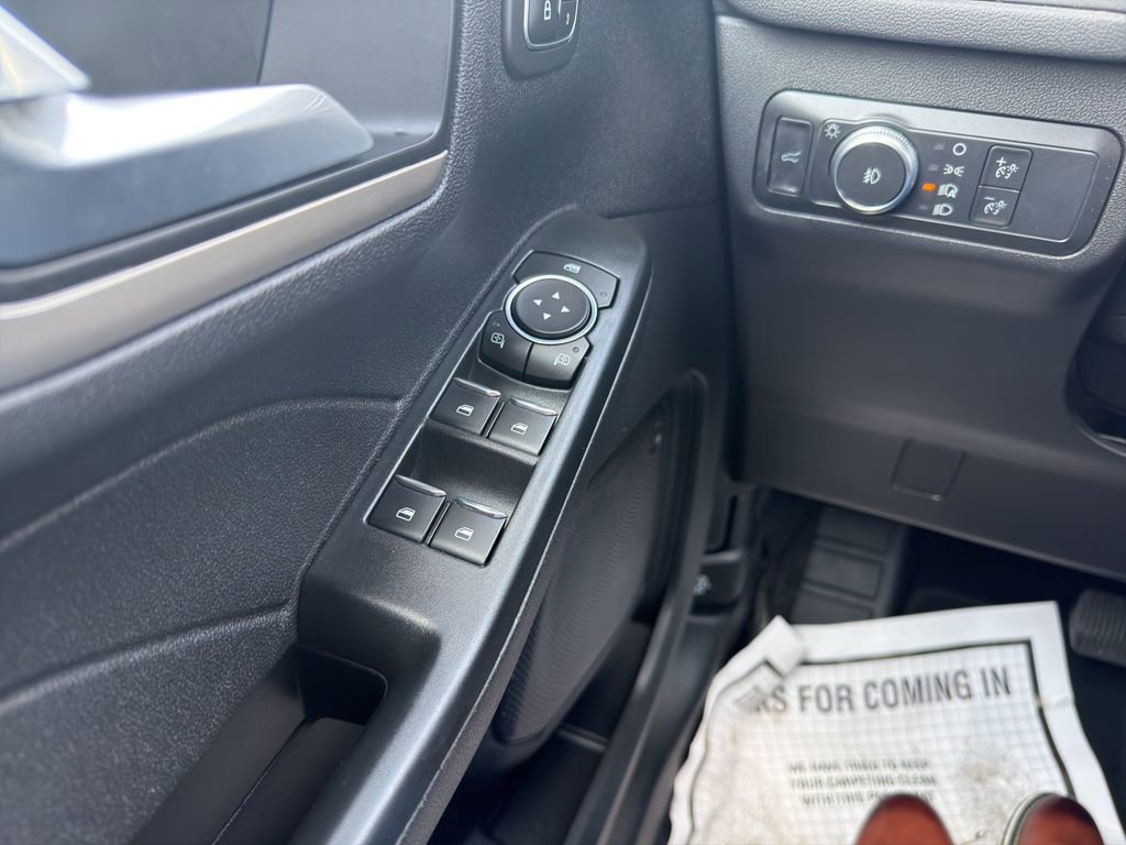 Used 2022 Ford Escape SEL w/ Technology Package image 22