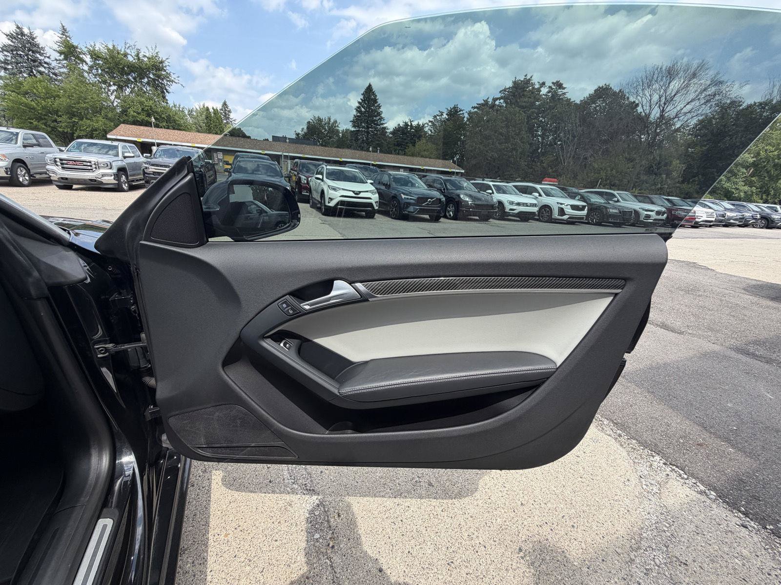 Used 2014 Audi RS 5 Cabriolet w/ Black Optic Package AWD/4WD image 35