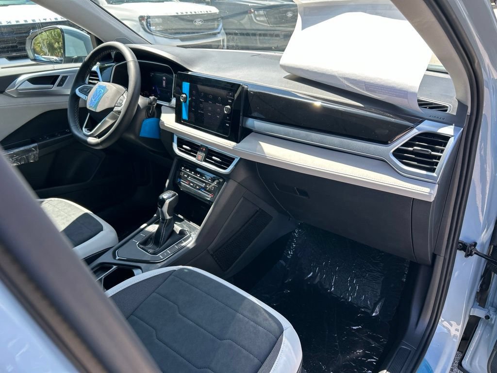 New 2026 Volkswagen Taos SE FWD image 43