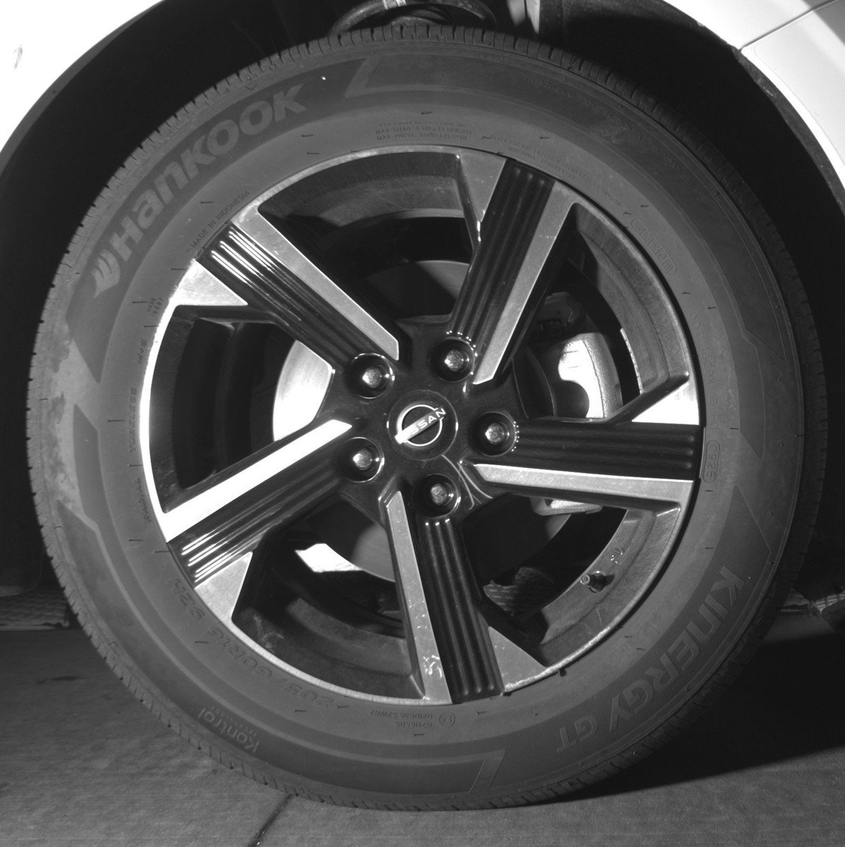 Used 2025 Nissan Sentra SV image 13