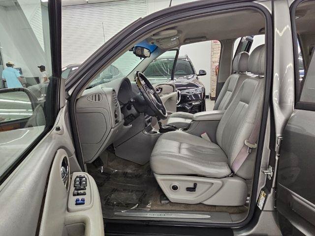 Used 2005 Buick Rainier CXL w/ Luxury Package AWD/4WD image 28