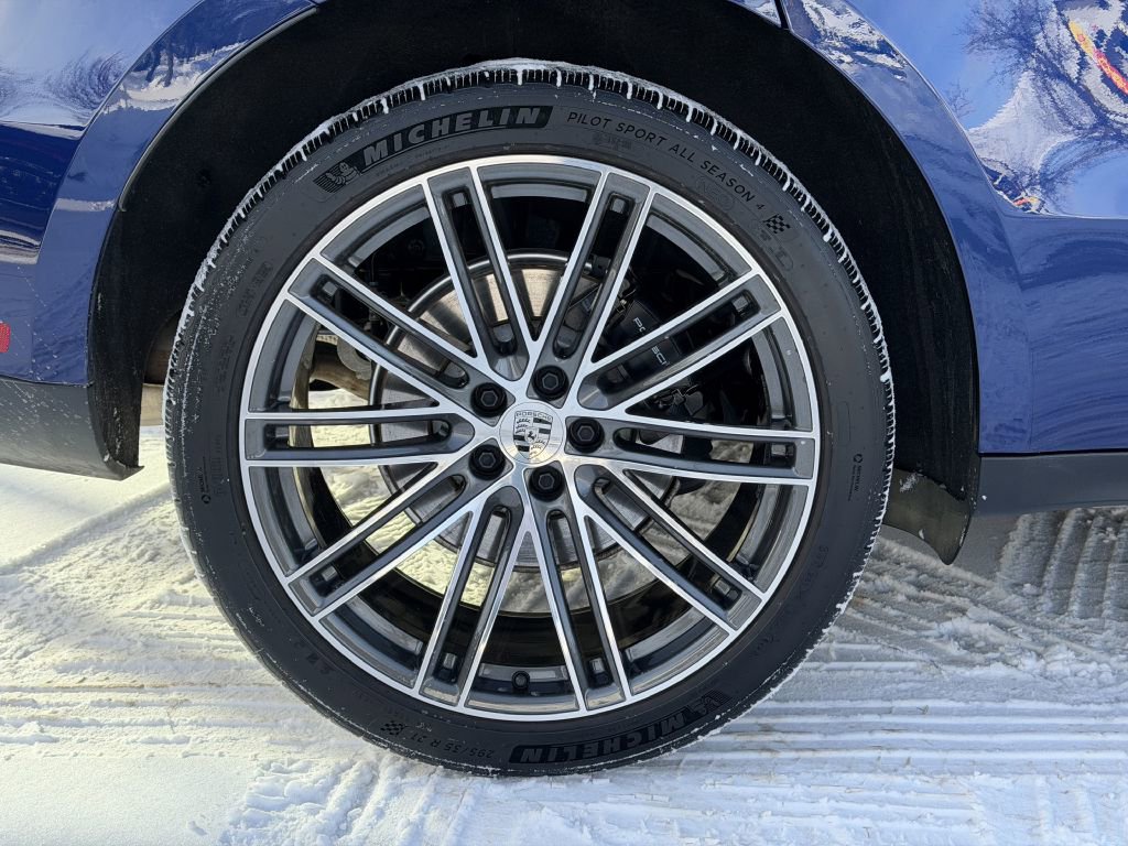 Used 2024 Porsche Macan BASE image 18