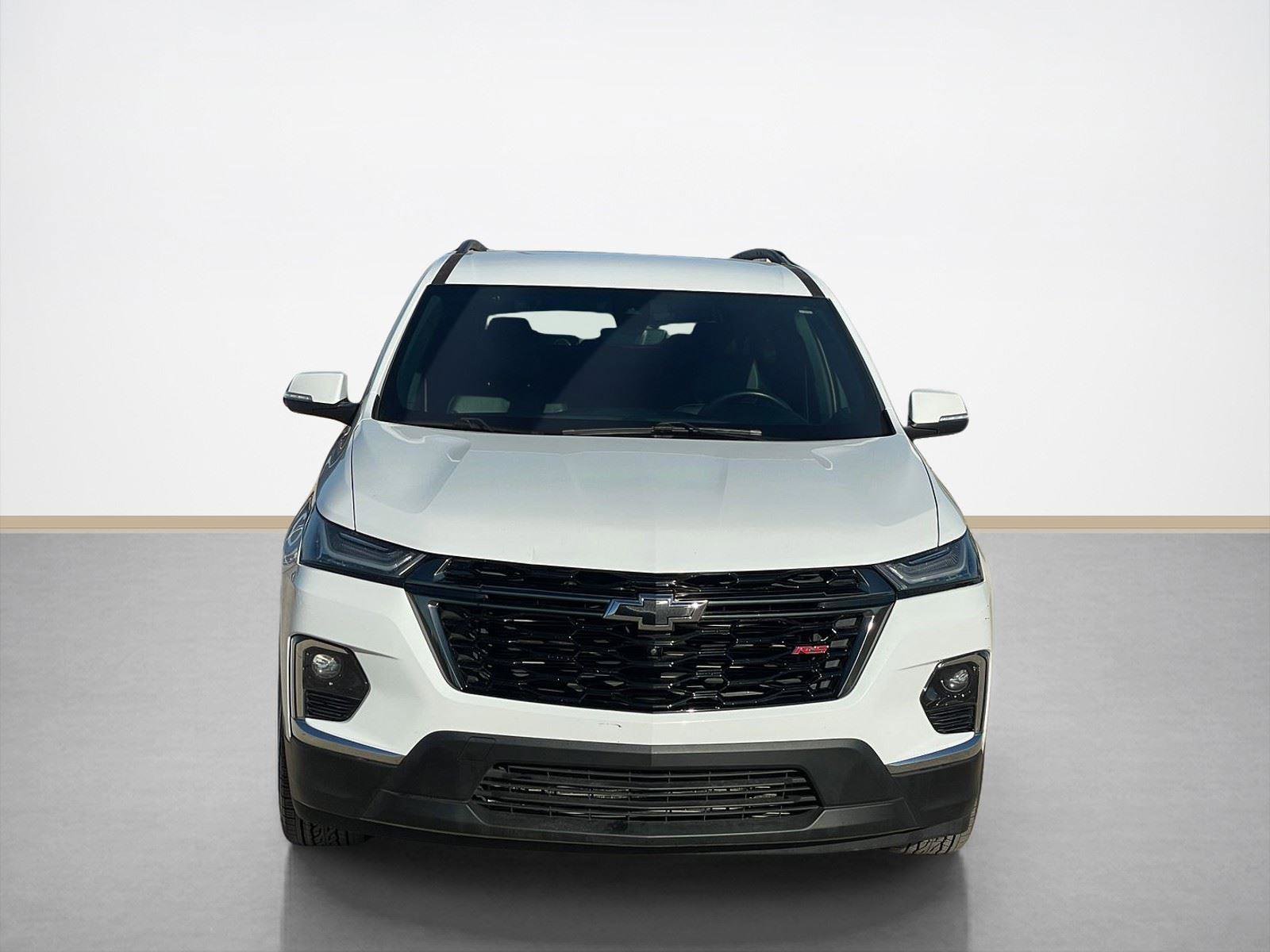 Used 2023 Chevrolet Traverse RS image 2