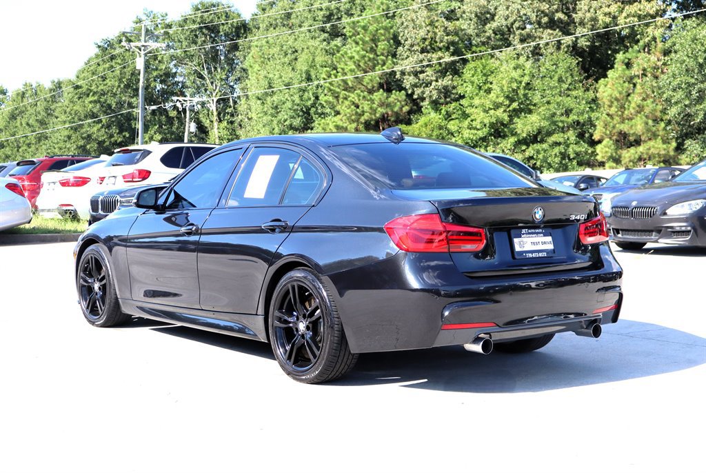 Used 2016 BMW 340i Sedan w/ M Sport Package RWD image 5
