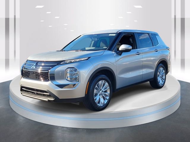 New 2026 Mitsubishi Outlander ES image 3