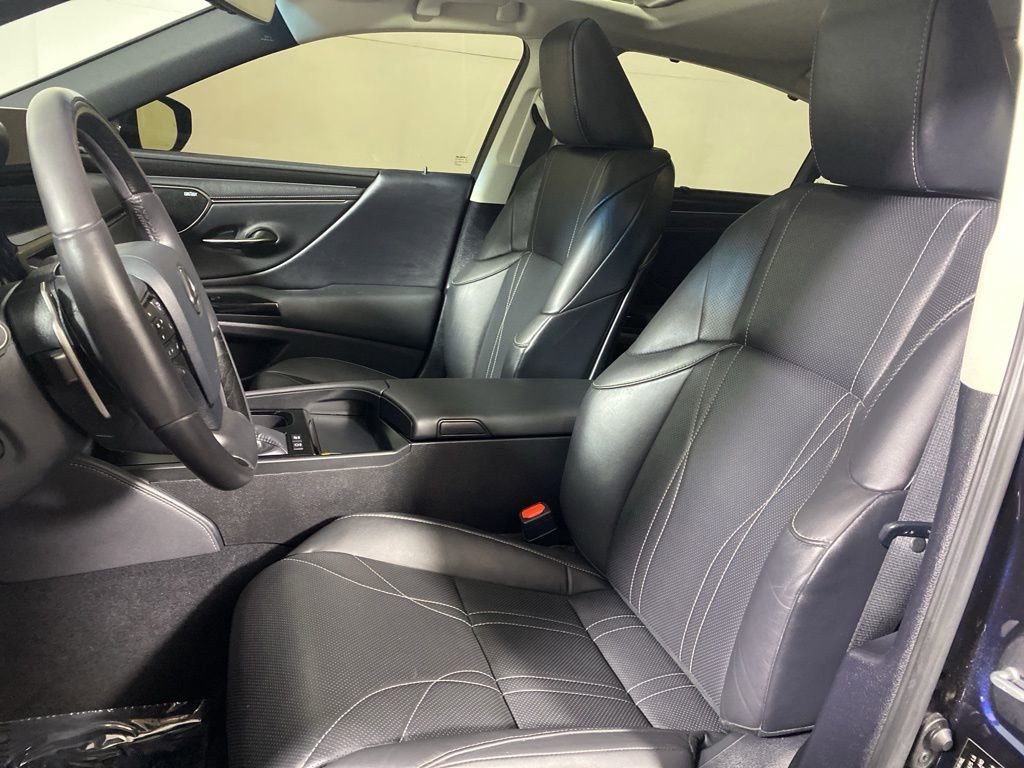 Certified 2025 Lexus ES 300h Ultra Luxury image 12