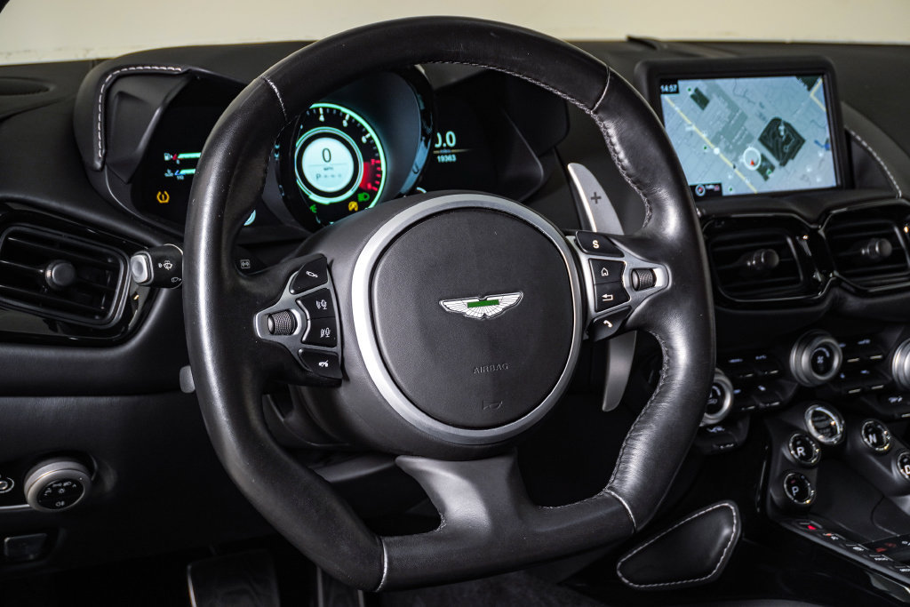 Used 2019 Aston Martin V8 Vantage Coupe RWD image 24