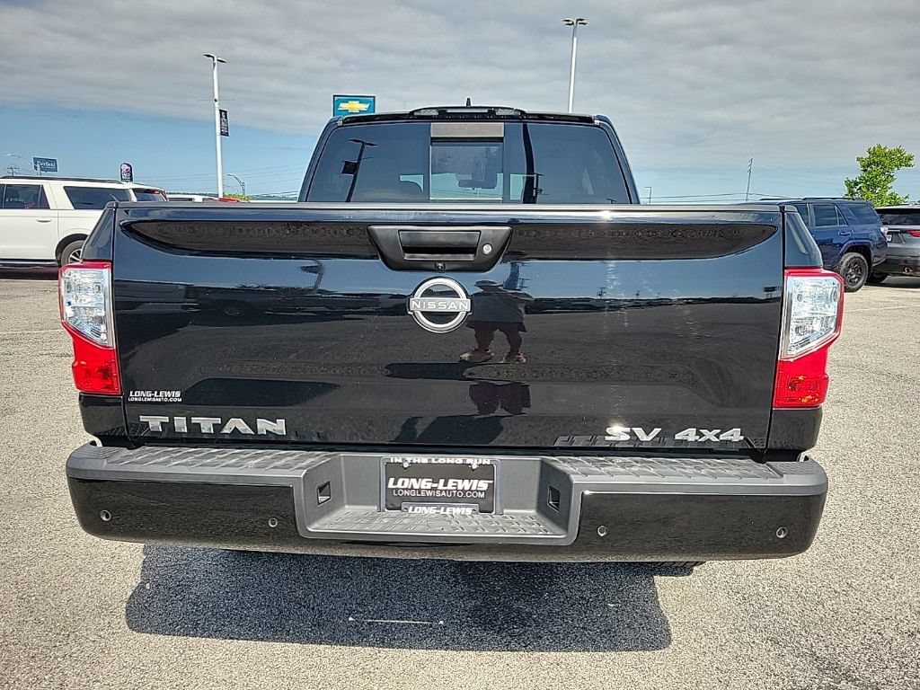 Used 2024 Nissan Titan SV AWD/4WD image 6