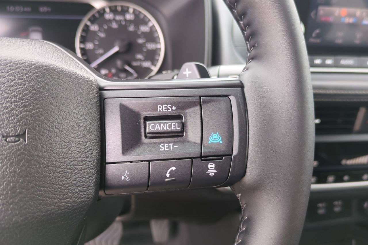 Certified 2025 Nissan Rogue SV image 13