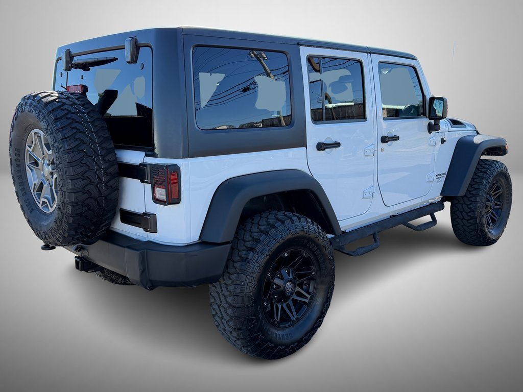 Used 2015 Jeep Wrangler Unlimited Rubicon w/ Connectivity Group image 3