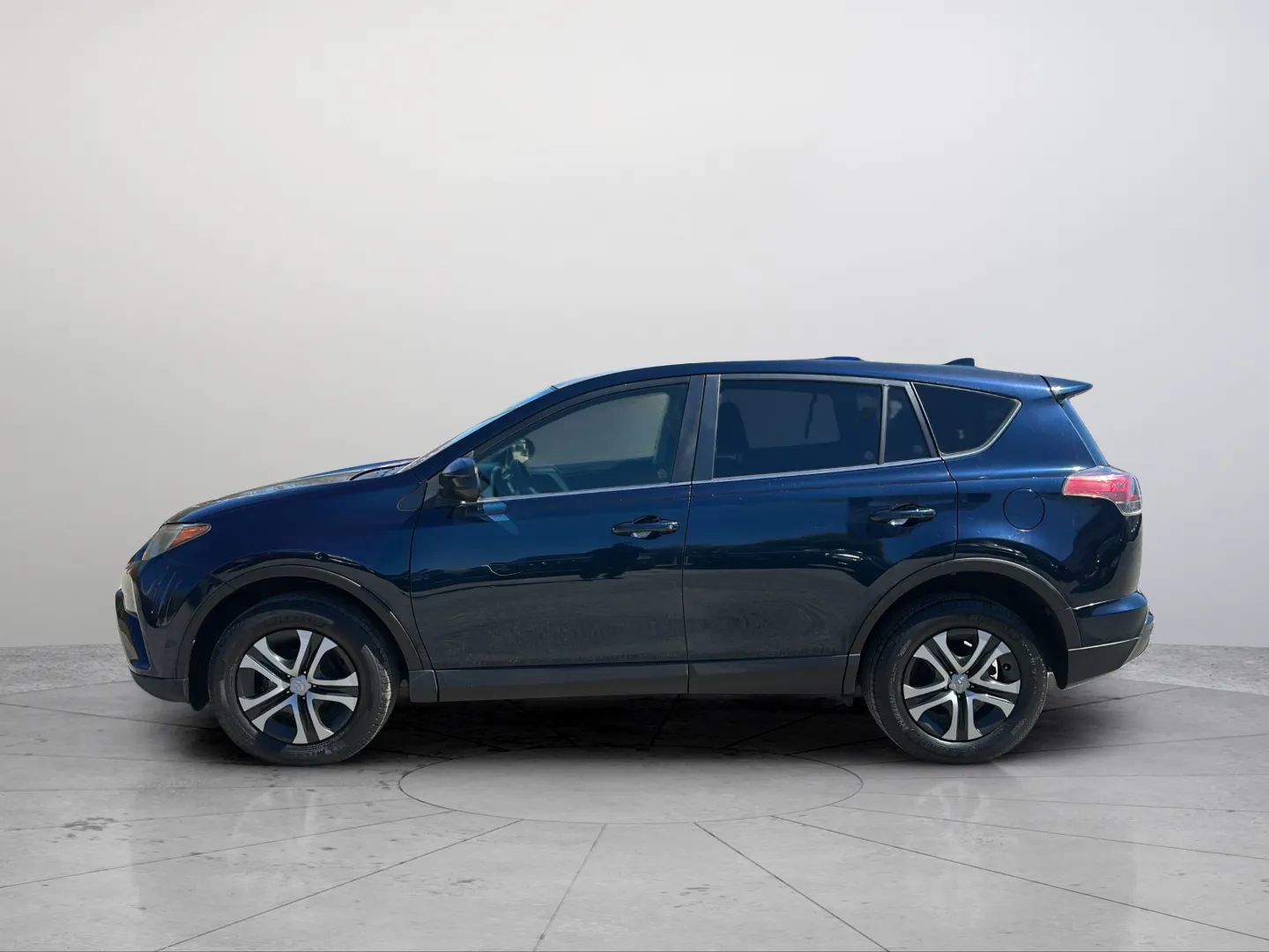Used 2018 Toyota RAV4 LE w/ All Weather Liner Package image 2