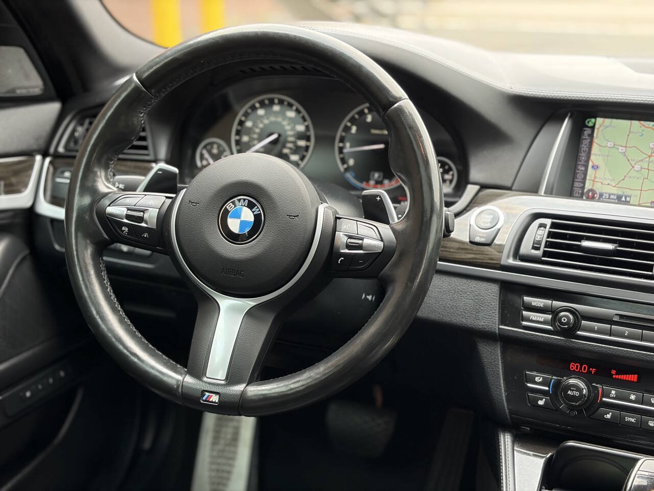 Used 2016 BMW 550i xDrive Sedan AWD/4WD image 24